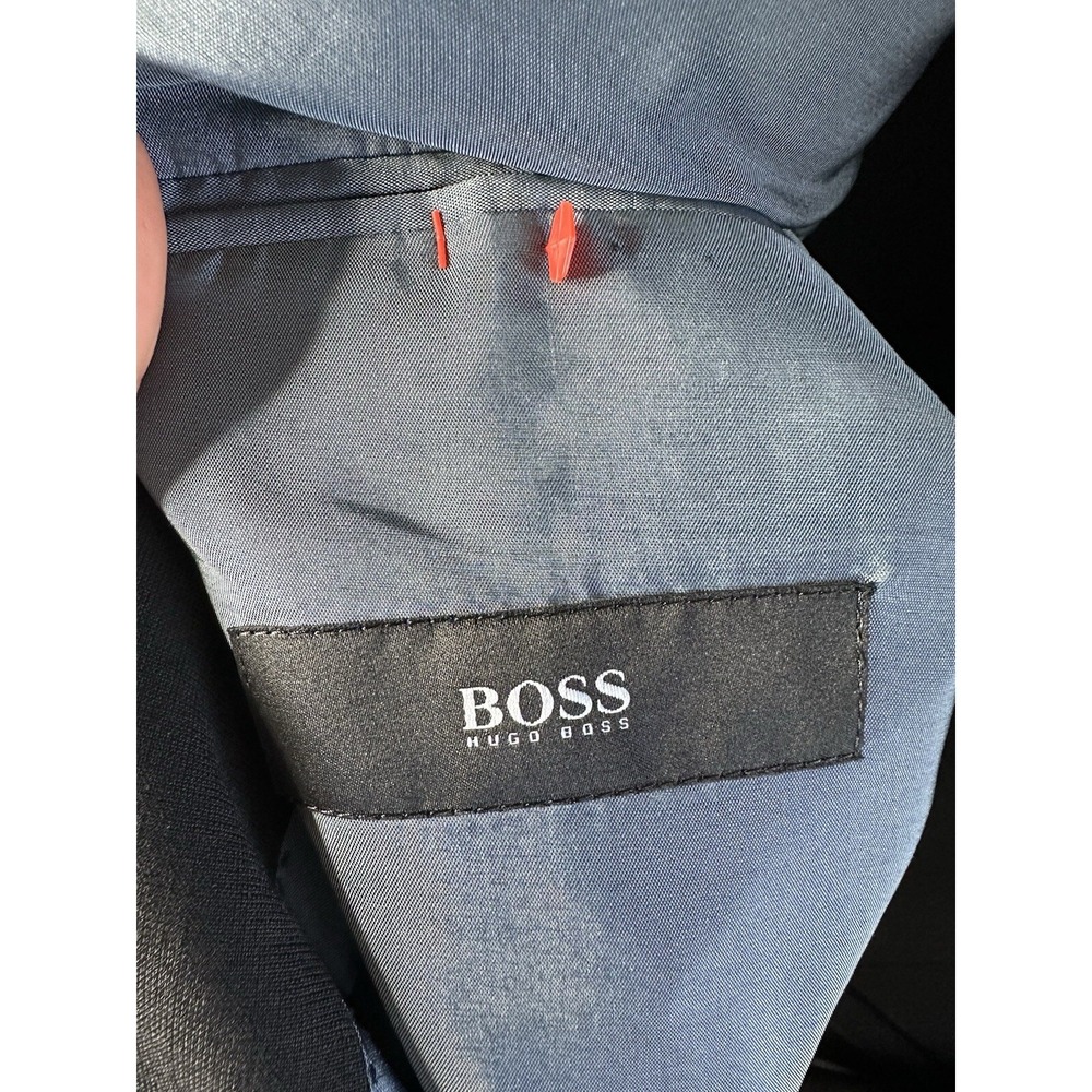 Hugo Boss Men's Suit 2 Pc  96% Wool /4 Spandex Size US 48 L  (s147) - Picture 4 of 12